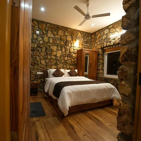 Tiyans Stone Castle Private Tea Villa Vagamon By Voye Homes Exterior photo