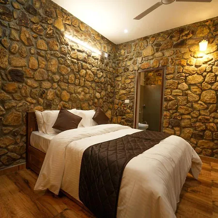Tiyans Stone Castle Private Tea Villa Vagamon By Voye Homes Exterior photo