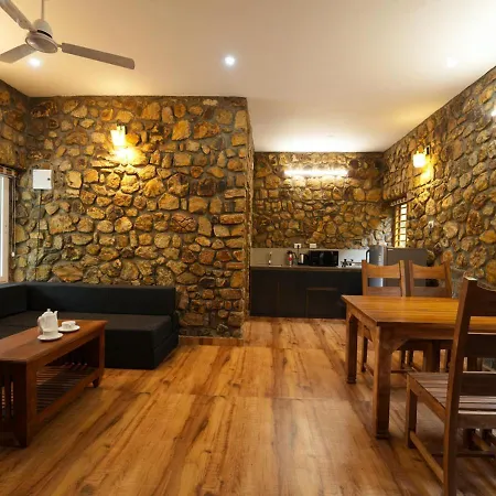 Tiyans Stone Castle Private Tea Villa Vagamon By Voye Homes Exterior photo