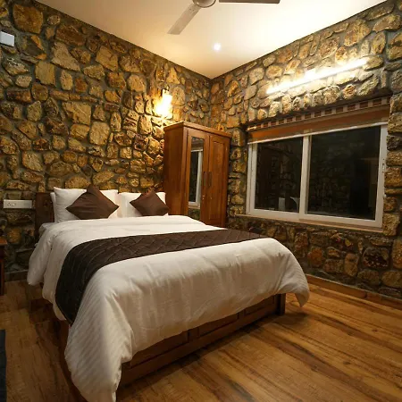 Tiyans Stone Castle Private Tea Villa Vagamon By Voye Homes Exterior photo
