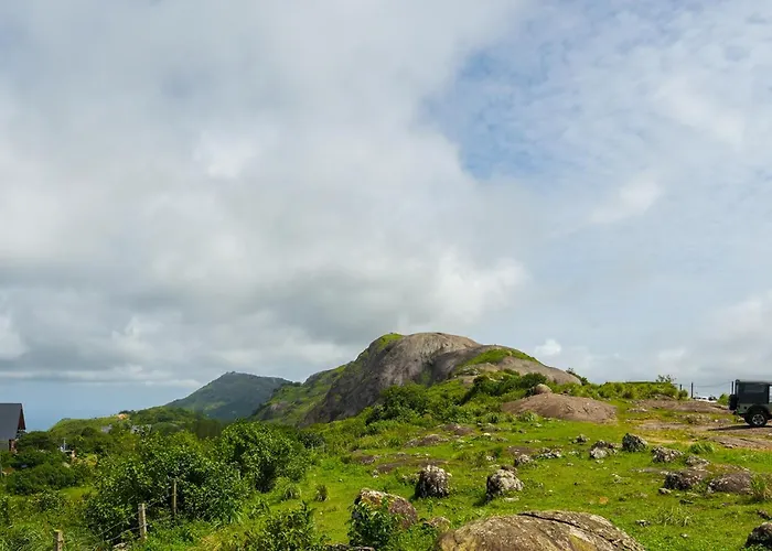 Tiyans Stone Castle Private Tea Villa Vagamon By Voye Homes