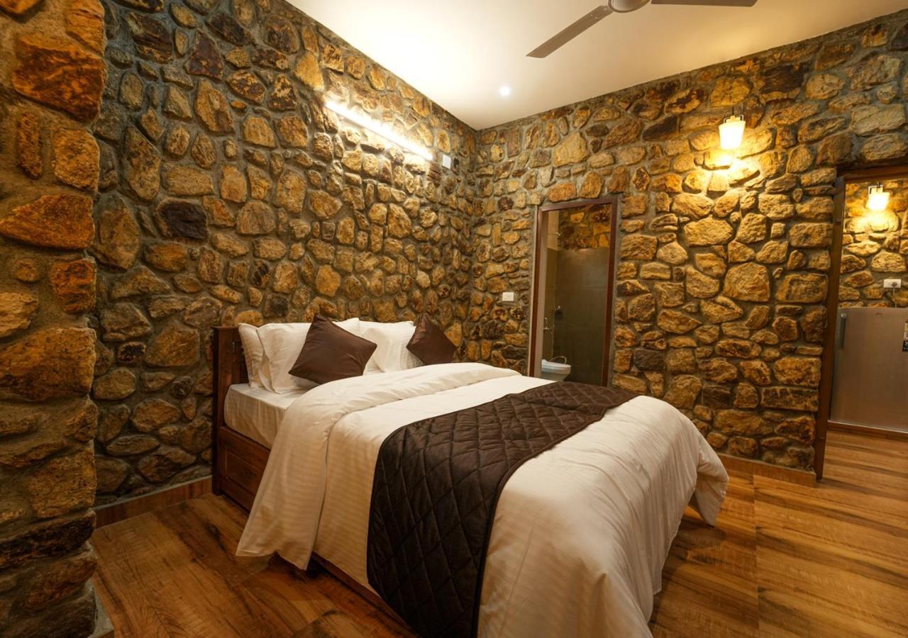 Tiyans Stone Castle Private Tea By Voye Homes Villa Vagamon